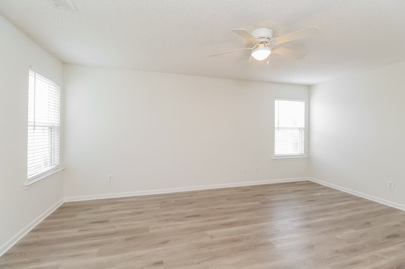 1,960/Mo, 14014 Riding Hill Ave Charlotte, NC 28213 Main Bedroom View 2