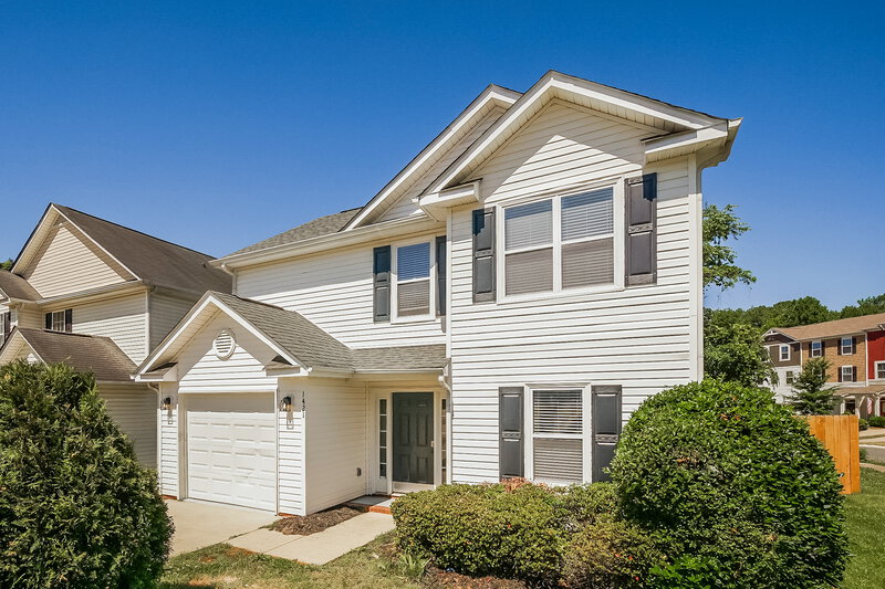 1,855/Mo, 1421 Braveheart Ln Charlotte, NC 28216 Front View
