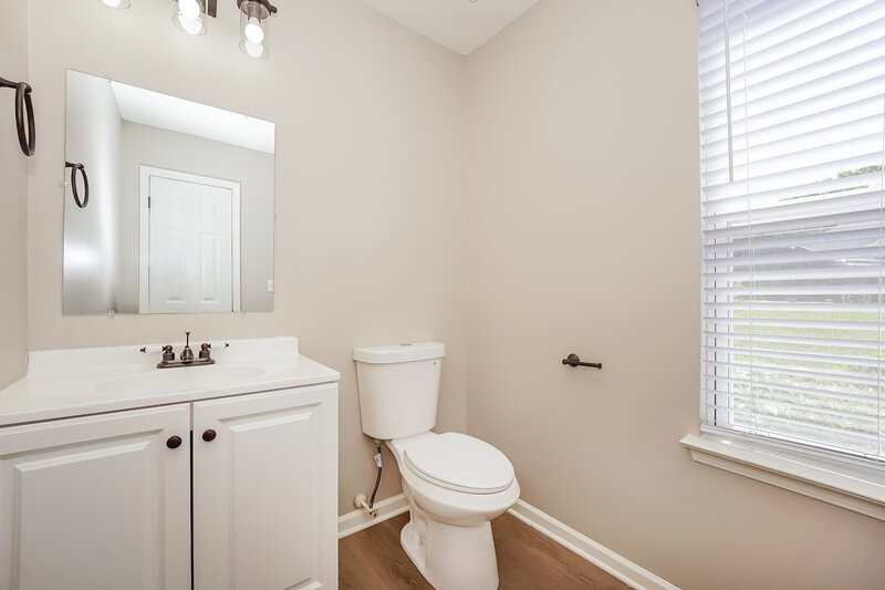 1,855/Mo, 1421 Braveheart Ln Charlotte, NC 28216 Bathroom View 2