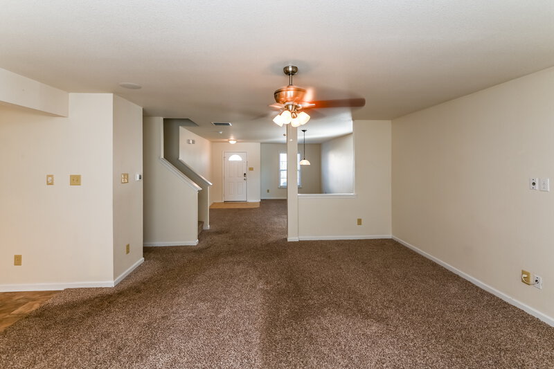 2,120/Mo, 5601 Hammermill Dr Harrisburg, NC 28075 Family Room View 2
