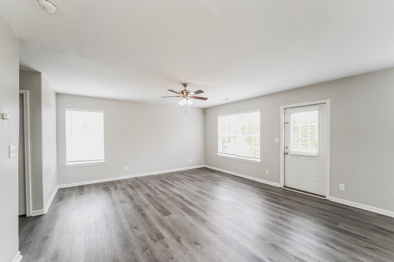 1,935/Mo, 6913 Seney Dr Charlotte, NC 28214 Living Room View