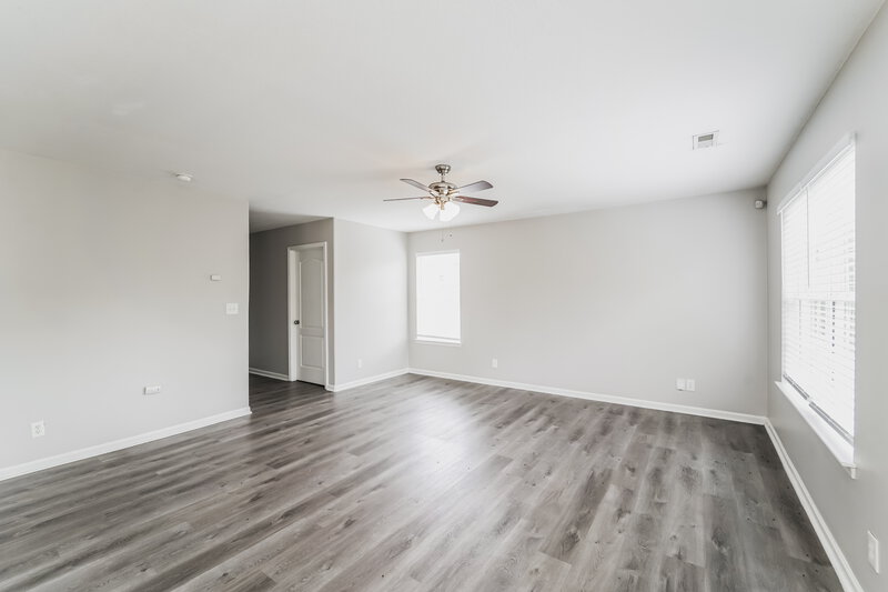 1,935/Mo, 6913 Seney Dr Charlotte, NC 28214 Living Room View 2