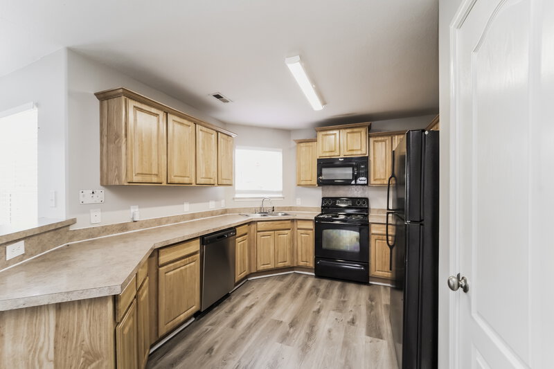 1,935/Mo, 6913 Seney Dr Charlotte, NC 28214 Kitchen View 2