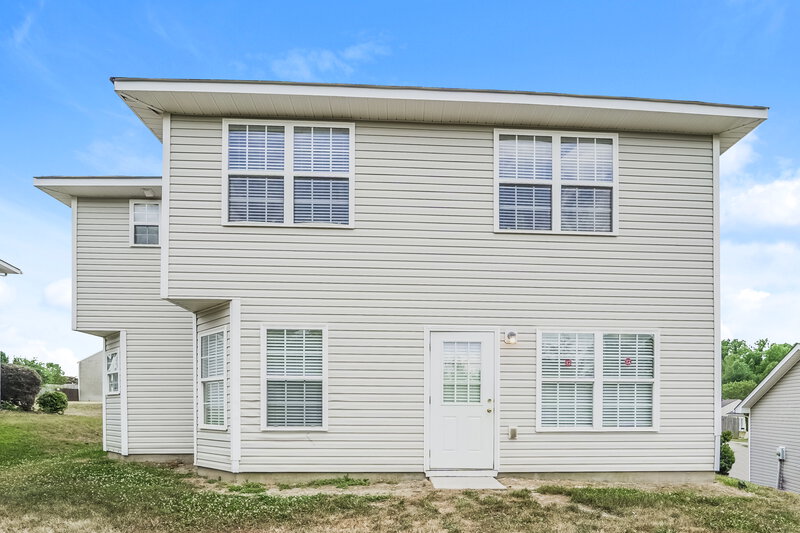 1,935/Mo, 6913 Seney Dr Charlotte, NC 28214 Rear View
