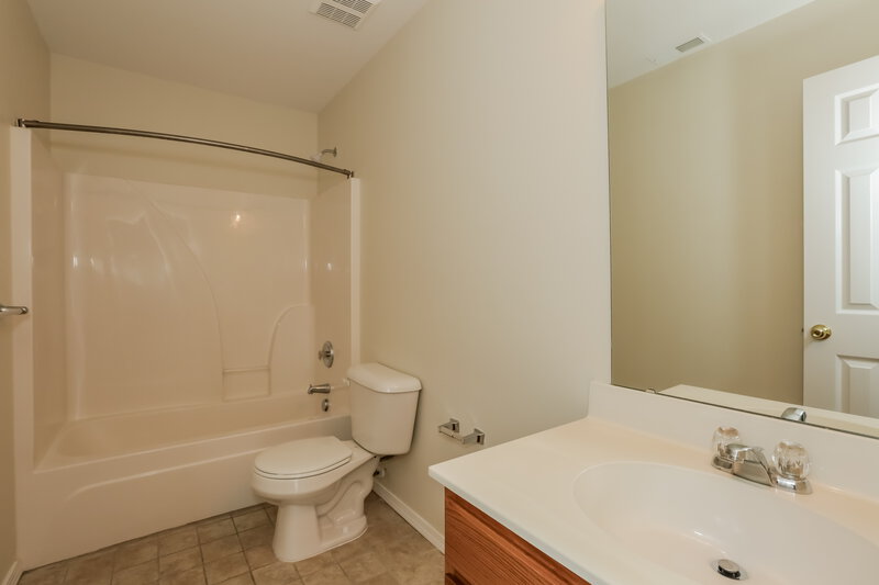 2,470/Mo, 10905 Dry Stone Dr Huntersville, NC 28078 Bathroomlarge View