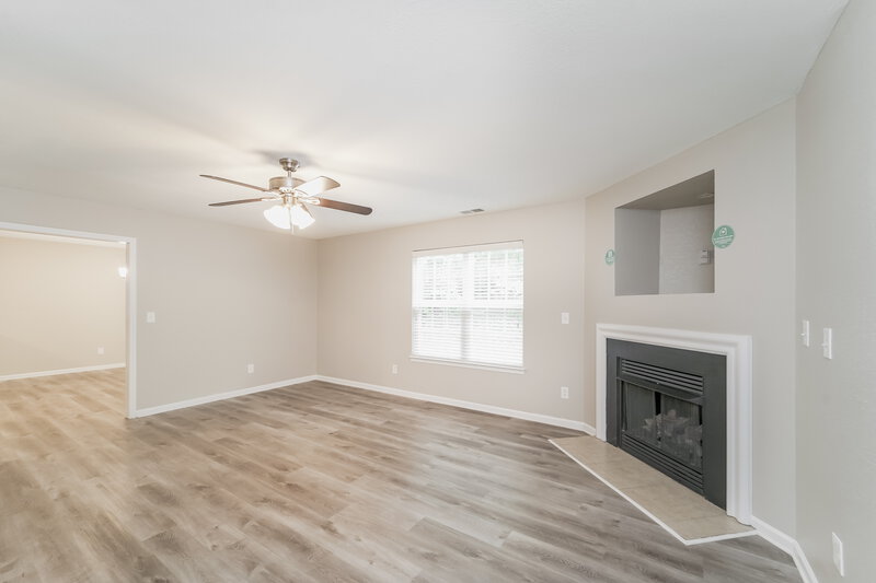 2,225/Mo, 5824 Kelden Walker Ln Charlotte, NC 28269 Living Room View 2