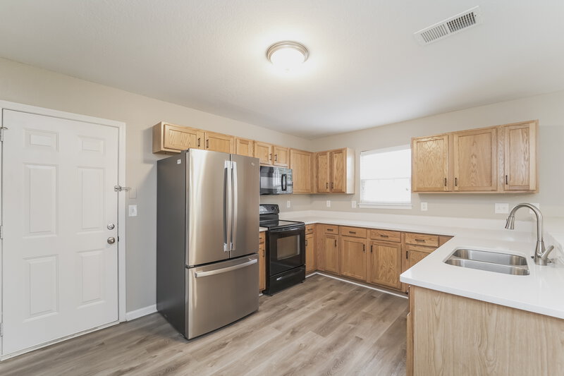 2,225/Mo, 5824 Kelden Walker Ln Charlotte, NC 28269 Kitchen View