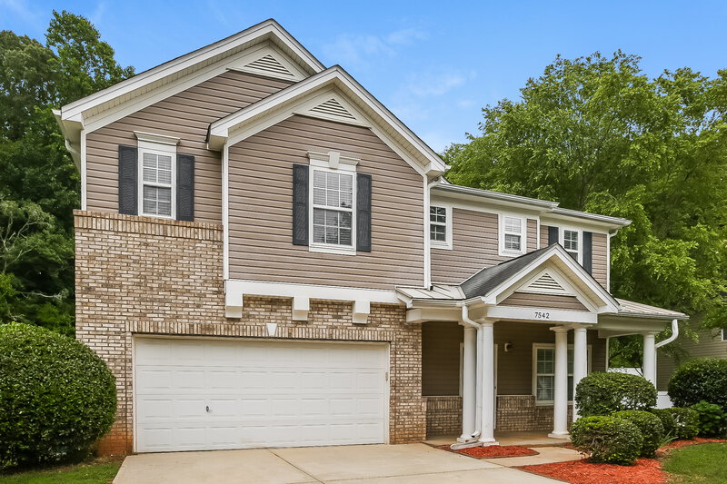 2,360/Mo, 7542 Brookwood Valley Ln Mint Hill, NC 28227 Front View