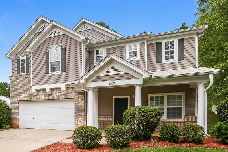 2,360/Mo, 7542 Brookwood Valley Ln Mint Hill, NC 28227 Front View 2