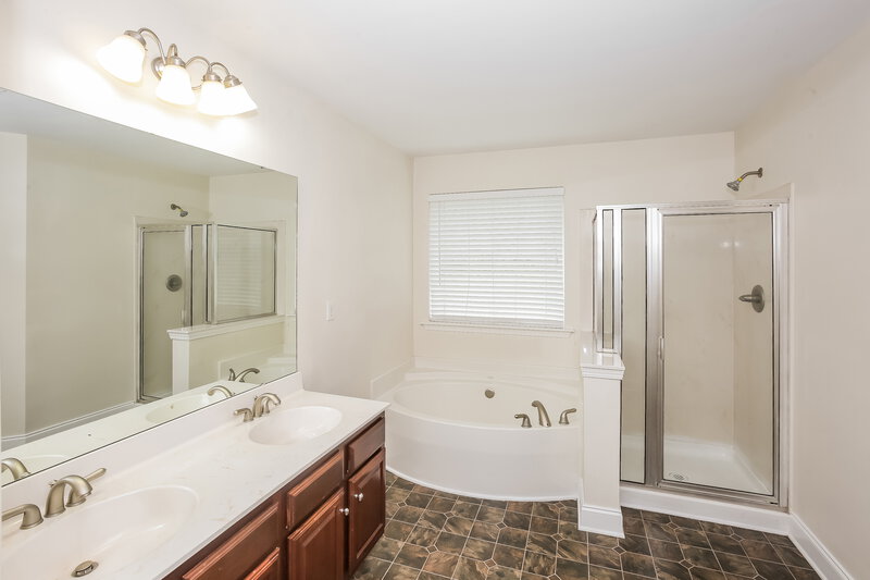 2,360/Mo, 7542 Brookwood Valley Ln Mint Hill, NC 28227 Main Bathroom View