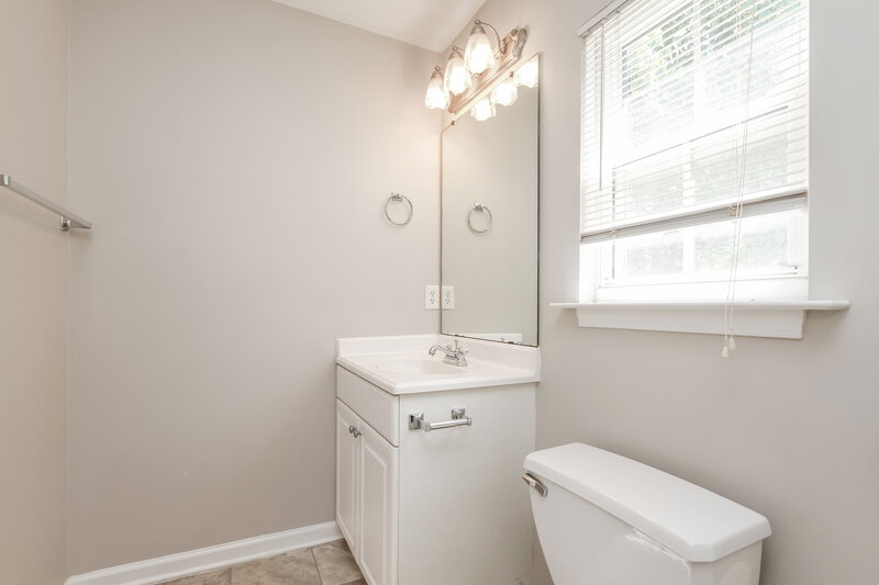 1,815/Mo, 12726 Candle Leaf Ct Charlotte, NC 28269 Bathroom View