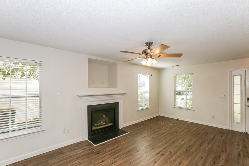 2,030/Mo, 15476 Stone Hollow Dr Huntersville, NC 28078 Living Room View 2