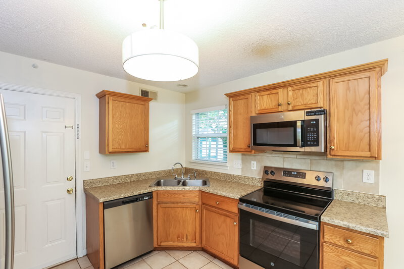 2,030/Mo, 15476 Stone Hollow Dr Huntersville, NC 28078 Kitchen View