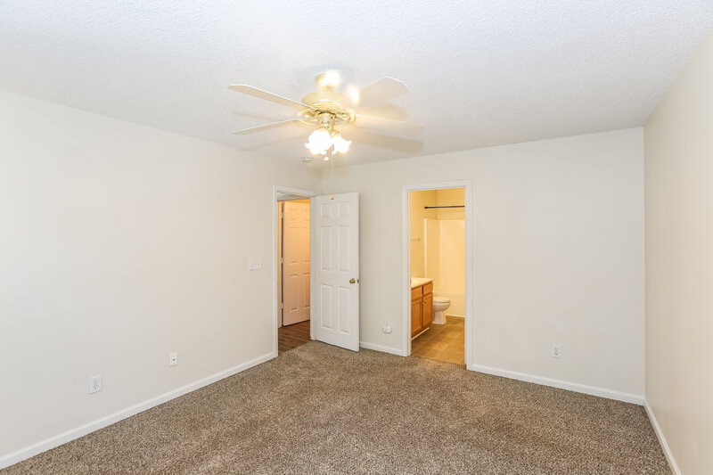 2,030/Mo, 15476 Stone Hollow Dr Huntersville, NC 28078 Main Bedroom View 2