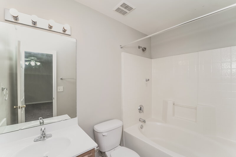 2,860/Mo, 8819 Twisted Pine Dr Charlotte, NC 28269 Bathroom View