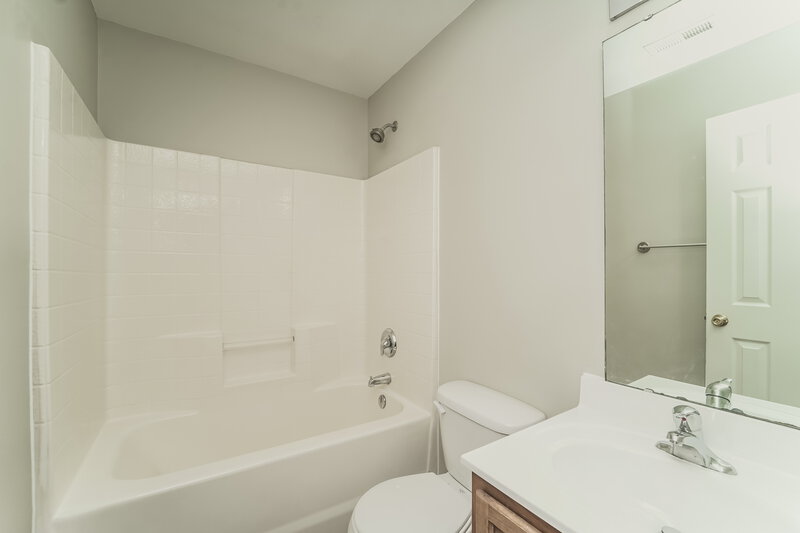 2,860/Mo, 8819 Twisted Pine Dr Charlotte, NC 28269 Bathroom View 2