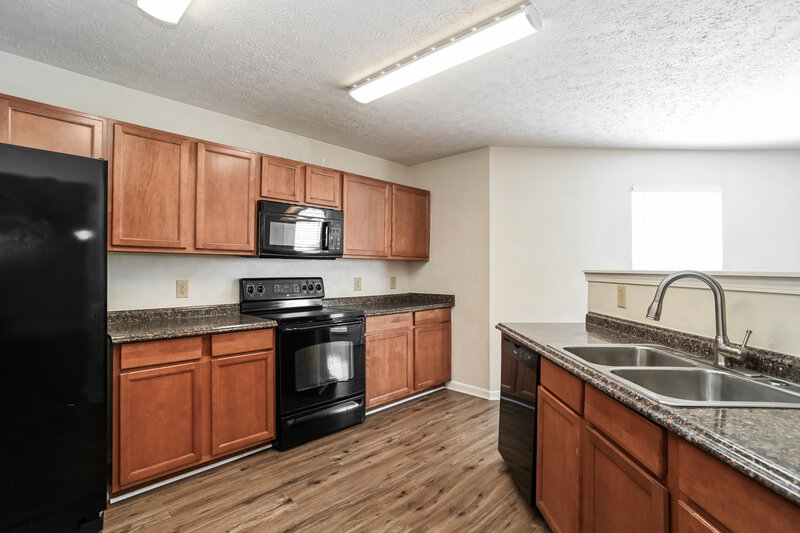 1,955/Mo, 14202 Luscombe Farm Rd Charlotte, NC 28278 Kitchen View