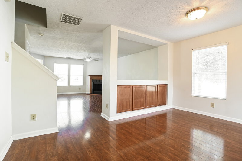 1,955/Mo, 14202 Luscombe Farm Rd Charlotte, NC 28278 Family Room View 2