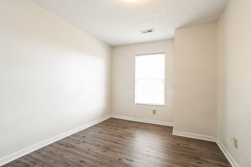 1,955/Mo, 14202 Luscombe Farm Rd Charlotte, NC 28278 Bedroom View 2