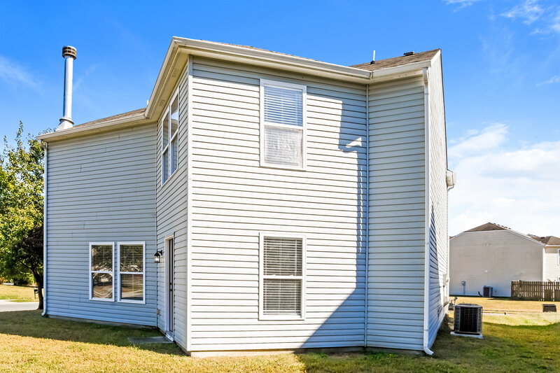 1,955/Mo, 14202 Luscombe Farm Rd Charlotte, NC 28278 Rear View