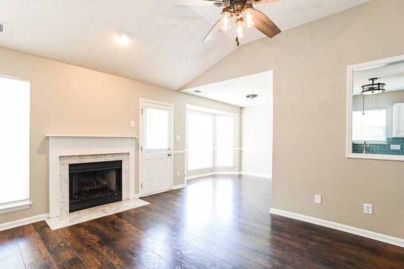 1,805/Mo, 13612 Bolingbrook Ln Charlotte, NC 28273 Living Room View