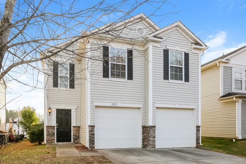 1,935/Mo, 7322 Fox Point Dr Charlotte, NC 28269 Front View