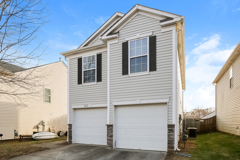 1,935/Mo, 7322 Fox Point Dr Charlotte, NC 28269 Front View 2