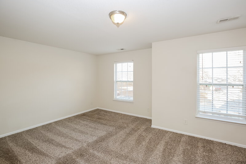 1,935/Mo, 7322 Fox Point Dr Charlotte, NC 28269 Main Bedroom View 2