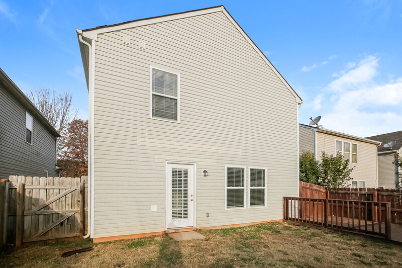 1,935/Mo, 7322 Fox Point Dr Charlotte, NC 28269 Rear View