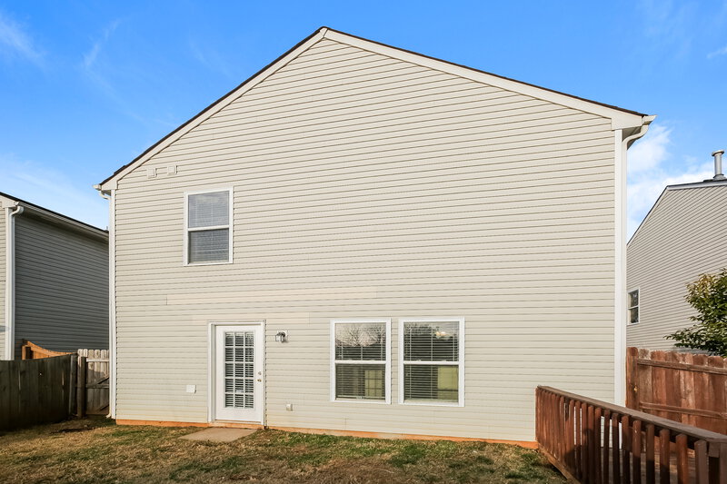 1,935/Mo, 7322 Fox Point Dr Charlotte, NC 28269 Rear View 2