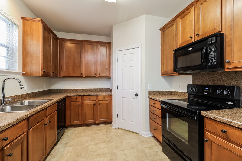2,165/Mo, 9572 Turning Wheel Dr Charlotte, NC 28214 Kitchen View 2