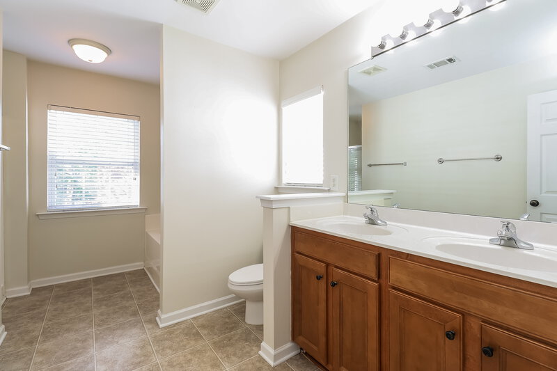 2,165/Mo, 9572 Turning Wheel Dr Charlotte, NC 28214 Main Bathroom View