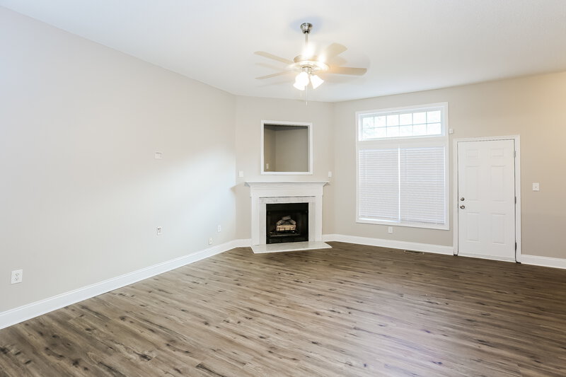 2,015/Mo, 4530 Carol Ct Concord, NC 28025 Living Room View 2