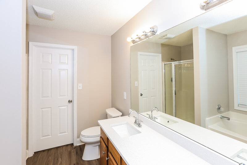 2,015/Mo, 4530 Carol Ct Concord, NC 28025 Main Bathroom View