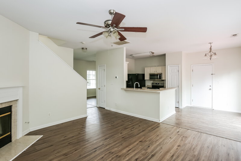 2,790/Mo, 12406 Dixie Ann Dr Charlotte, NC 28262 Living Room View 2