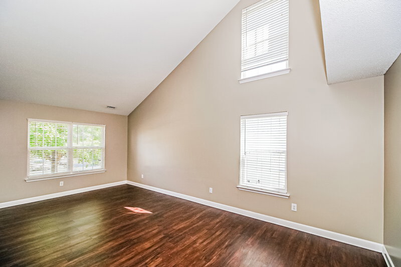 2,310/Mo, 710 Woodington Ln Charlotte, NC 28214 Living Room View 3