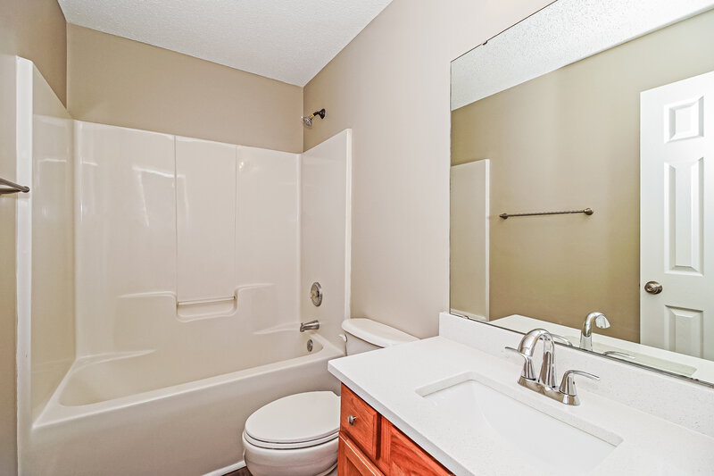 2,310/Mo, 710 Woodington Ln Charlotte, NC 28214 Bathroom View