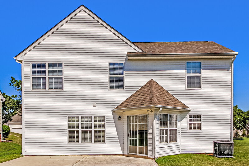 2,310/Mo, 710 Woodington Ln Charlotte, NC 28214 Rear View 2