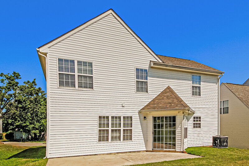 2,310/Mo, 710 Woodington Ln Charlotte, NC 28214 Rear View 3