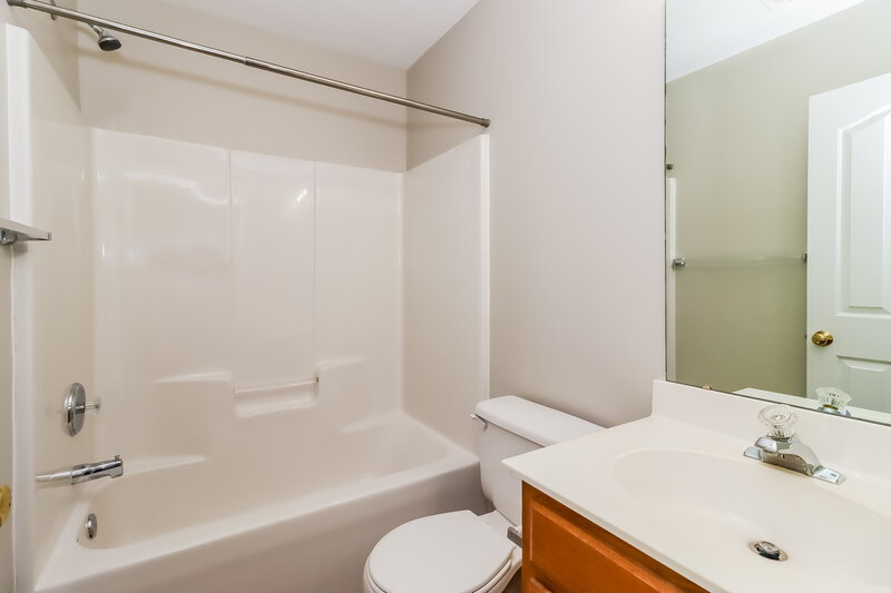 2,345/Mo, 17224 Shadow Bark Dr Cornelius, NC 28031 Bathroom View