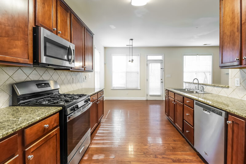 2,145/Mo, 10430 Carver Falls Rd Charlotte, NC 28214 Kitchen View
