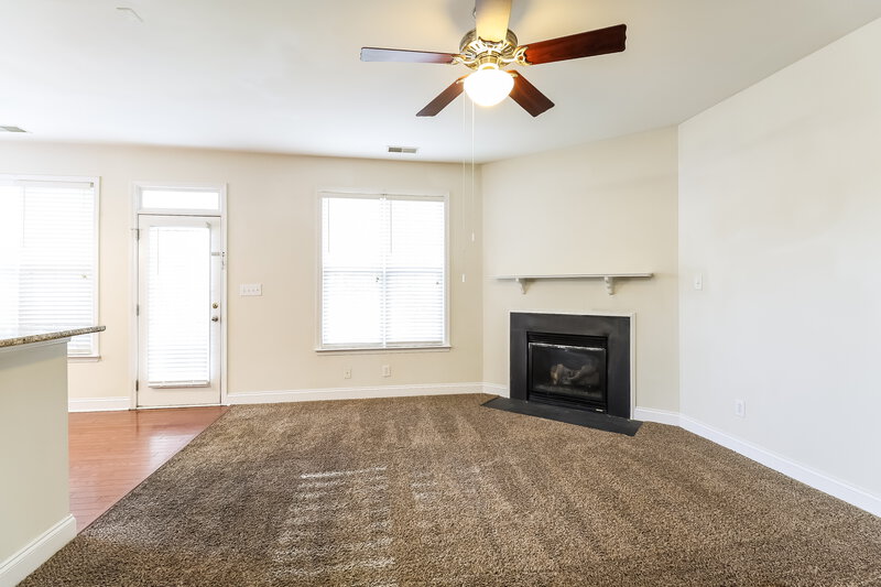 2,145/Mo, 10430 Carver Falls Rd Charlotte, NC 28214 Family Room View