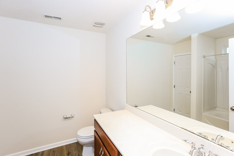 1,950/Mo, 4714 Adamshire Ave Concord, NC 28025 Main Bathroom View