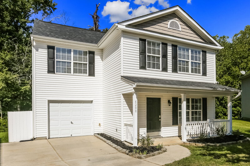 1,760/Mo, 6208 Stonefort Ct Charlotte, NC 28216 Front View