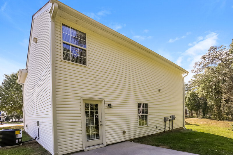 1,760/Mo, 6208 Stonefort Ct Charlotte, NC 28216 Rear View