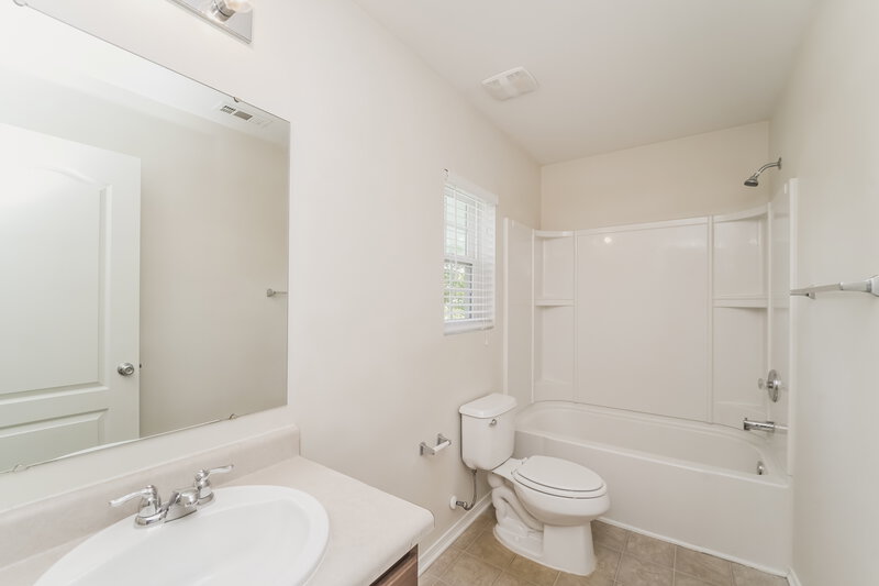 2,030/Mo, 6619 Ruth Ferrell Ct Charlotte, NC 28269 Main Bathroom View
