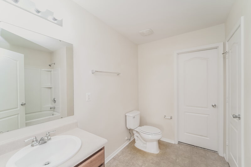 2,030/Mo, 6619 Ruth Ferrell Ct Charlotte, NC 28269 Bathroom View