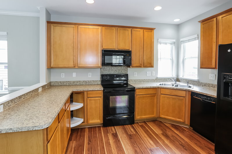 1,880/Mo, 13614 Aldenbrook Dr Huntersville, NC 28078 Kitchen View