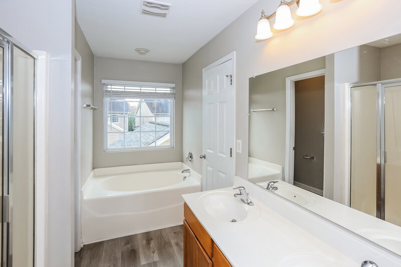 1,880/Mo, 13614 Aldenbrook Dr Huntersville, NC 28078 Bathroom View