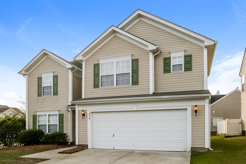 2,045/Mo, 926 Marthas View Dr Huntersville, NC 28078 Front View 2